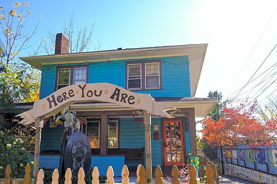 Bon Paul & Sharky's Hostel