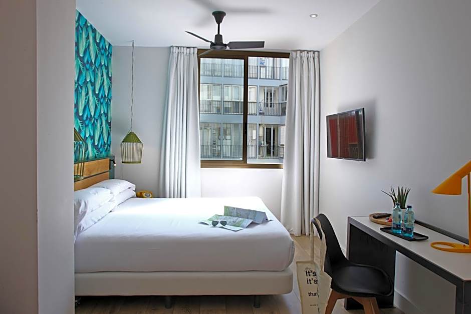 Chic & Basic Lemon Boutique Hotel