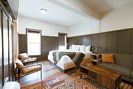 The Flying Steamshovel Inn