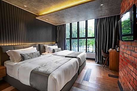 Twin Room with Balcony