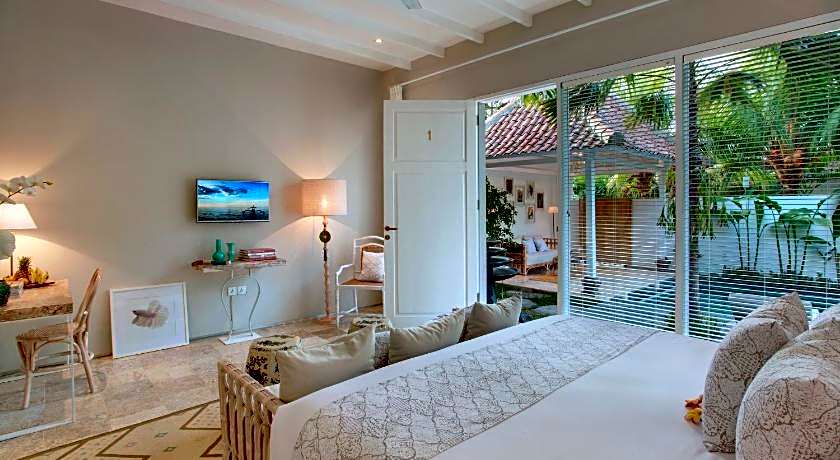 Room & Vespa Suite 4