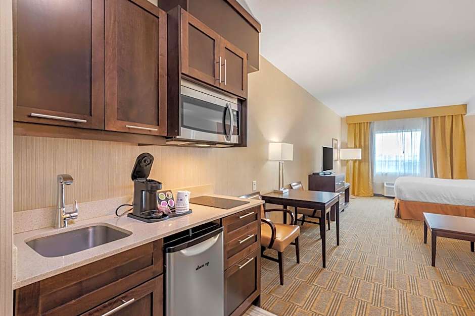 Best Western Plus Chateau Fort St. John