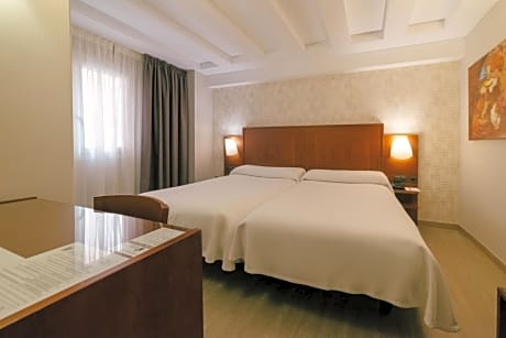 Double or Twin Room with Parking