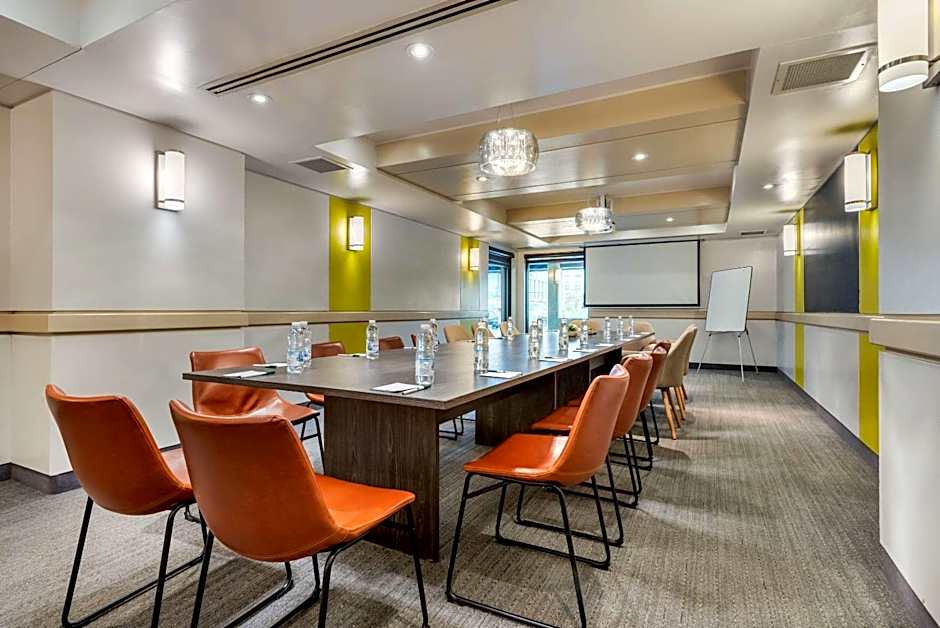 Quality Hotel Dorval Aeroport