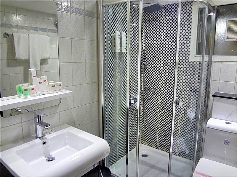 Al Jawhara Metro Hotel