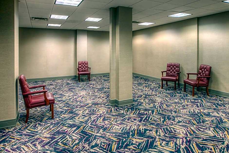 DoubleTree by Hilton Hotel Utica