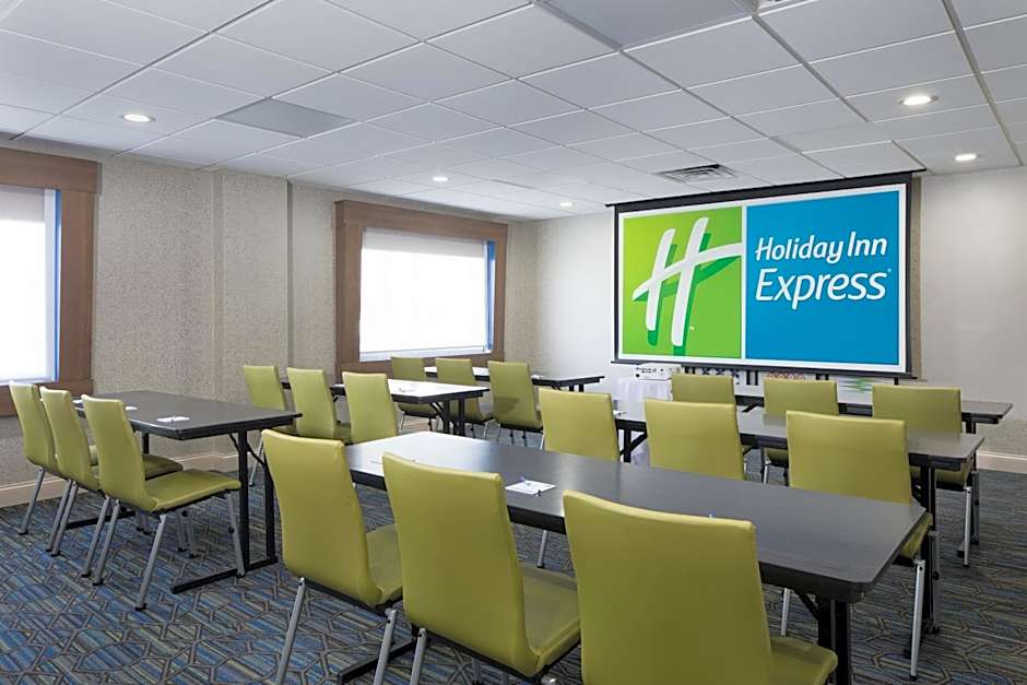 Holiday Inn Express Louisville Northeast By IHG