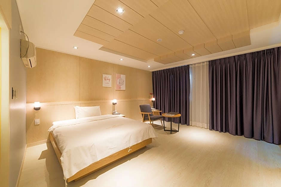 Reborn Suwon Silkroad Hotel