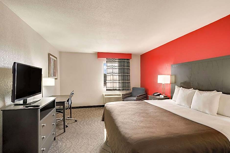 Clarion Inn & Suites Russellville I-40