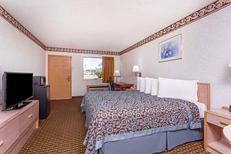 1 king bed, mobility accessible room, non-smoking