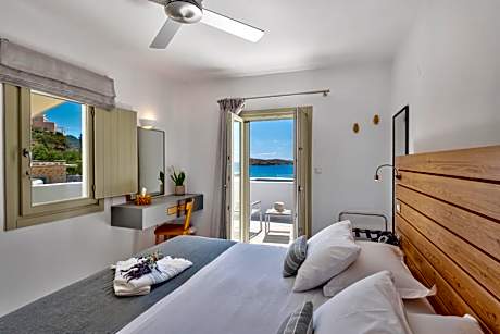 Deluxe Suite with Sea View