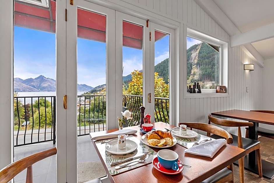 Queenstown House Bed & Breakfast and Apartments