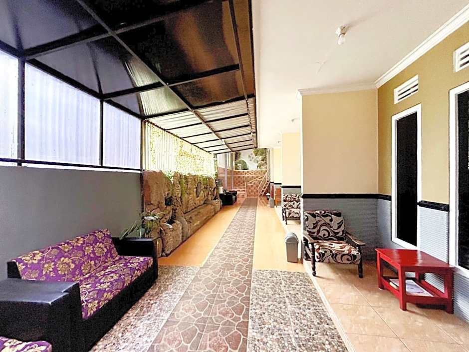 Lancar Homestay Syariah near BNS Mitra RedDoorz