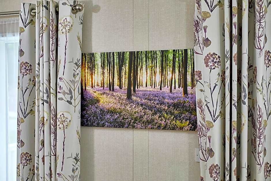 Bluebell Lodge with Hot Tub