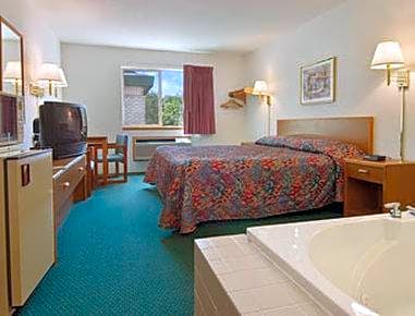AmericInn by Wyndham Tomahawk