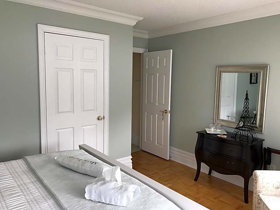 Molly's Retreat B and B