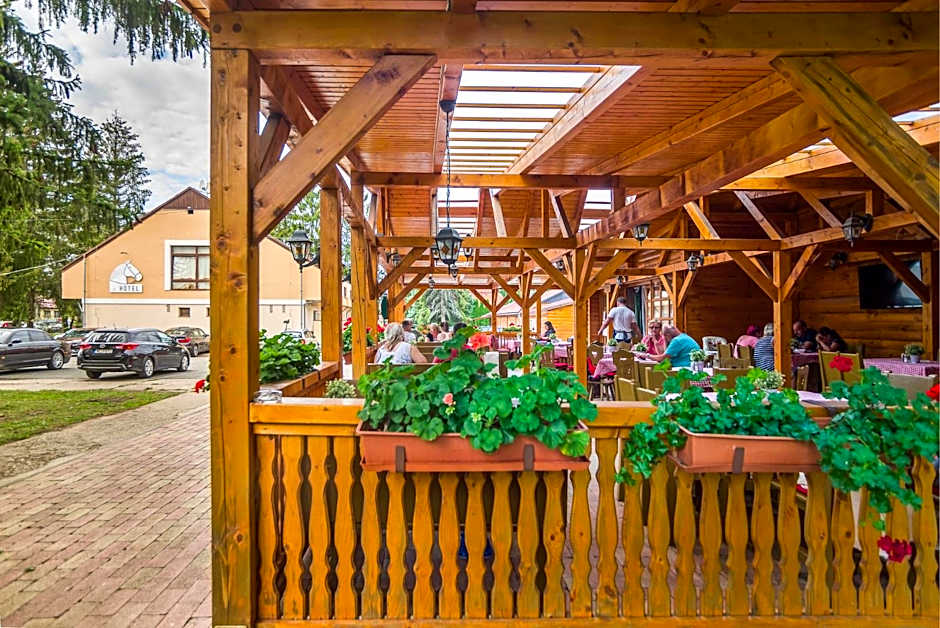 Lipicai Hotel és Étterem