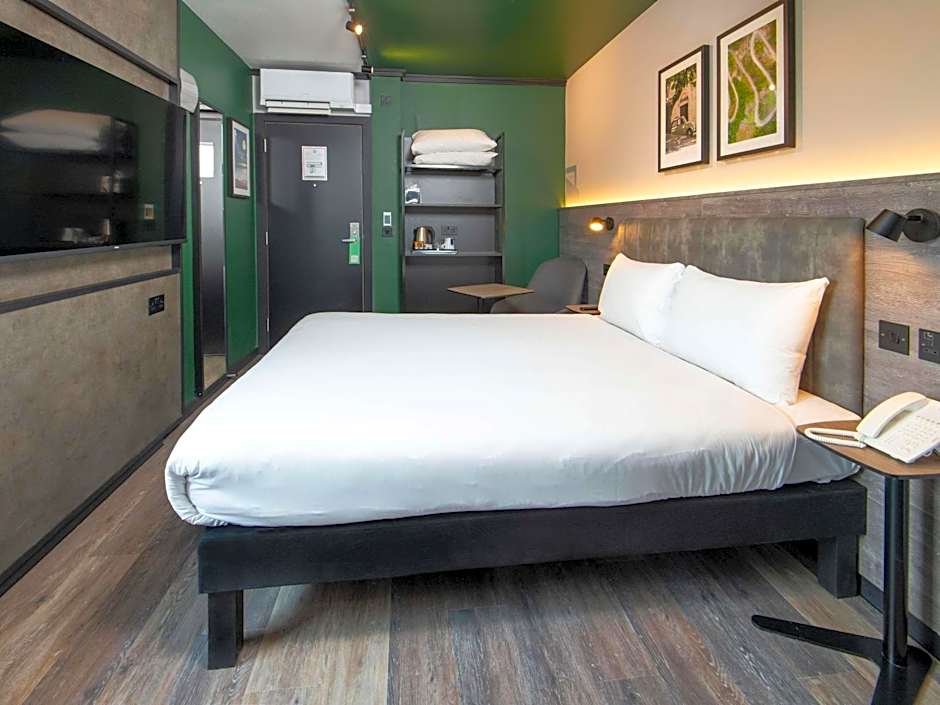 ibis Styles London Gatwick Airport