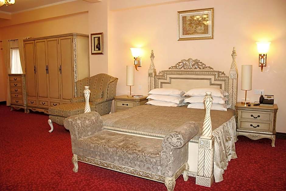 Imperial Royale Hotel