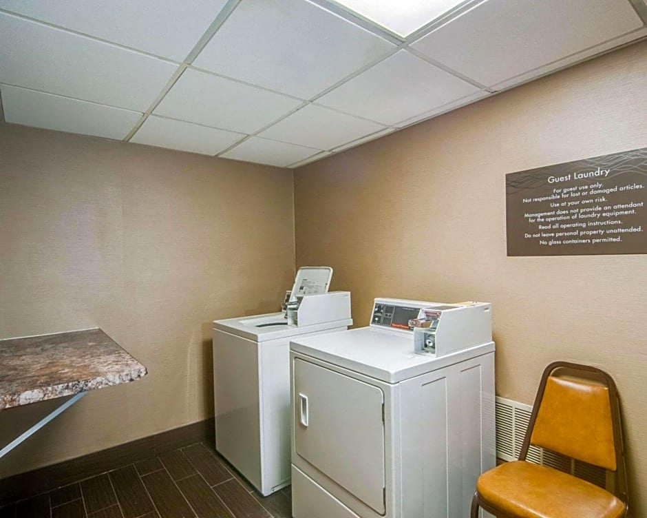 Comfort Inn & Suites Raphine - Lexington near I-81 and I-64