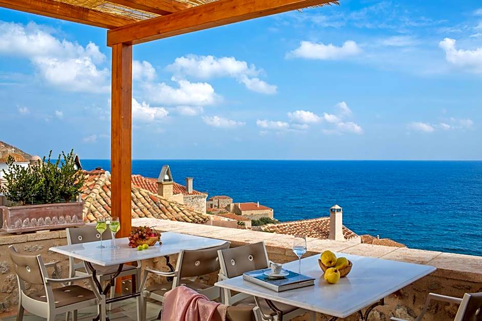 Moni Emvasis Luxury Suites