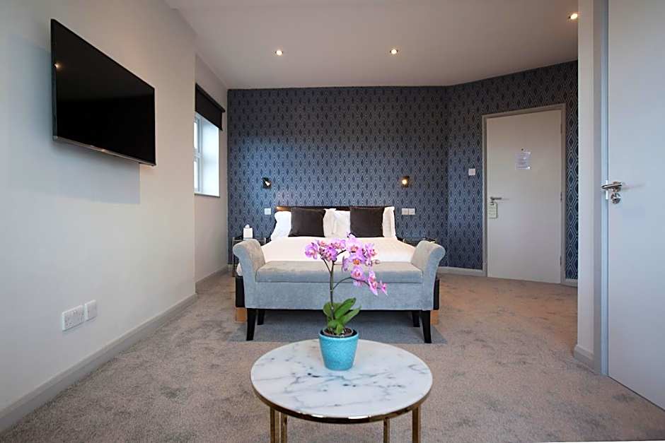 Photo 1 of 8 of Suite