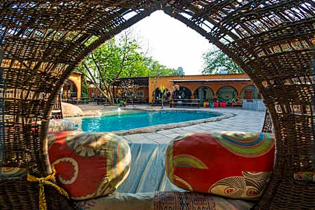 Jollyboys Backpackers