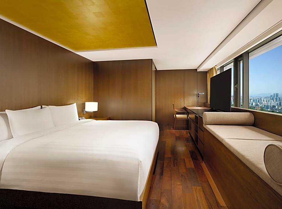 Photo 1 of 2 of Premier Suite
