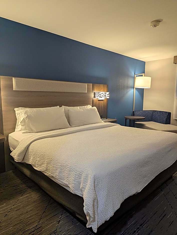 Holiday Inn Express Hotel & Suites Loveland By IHG