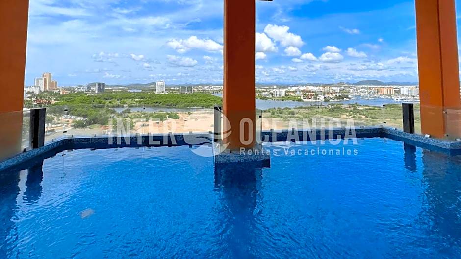 Alberca con la mejor vista a la Marina Mazatlán