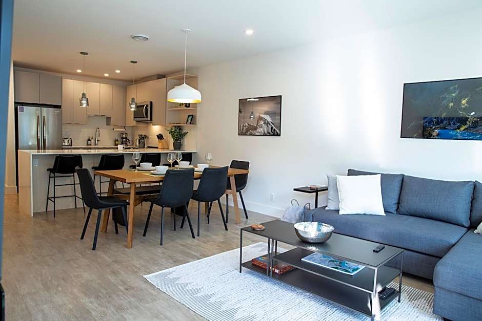 Birdies and Bears by Revelstoke Vacations