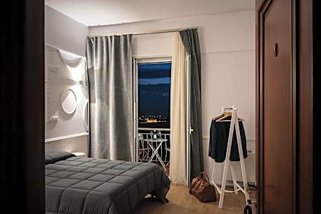 Double Room with Balcony and Sea View