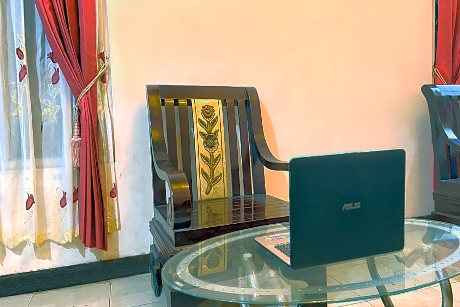 OYO 92065 Kos Flobamor