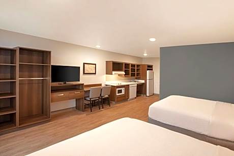 Standard Queen Room with Two Queen Beds - Non-Smoking