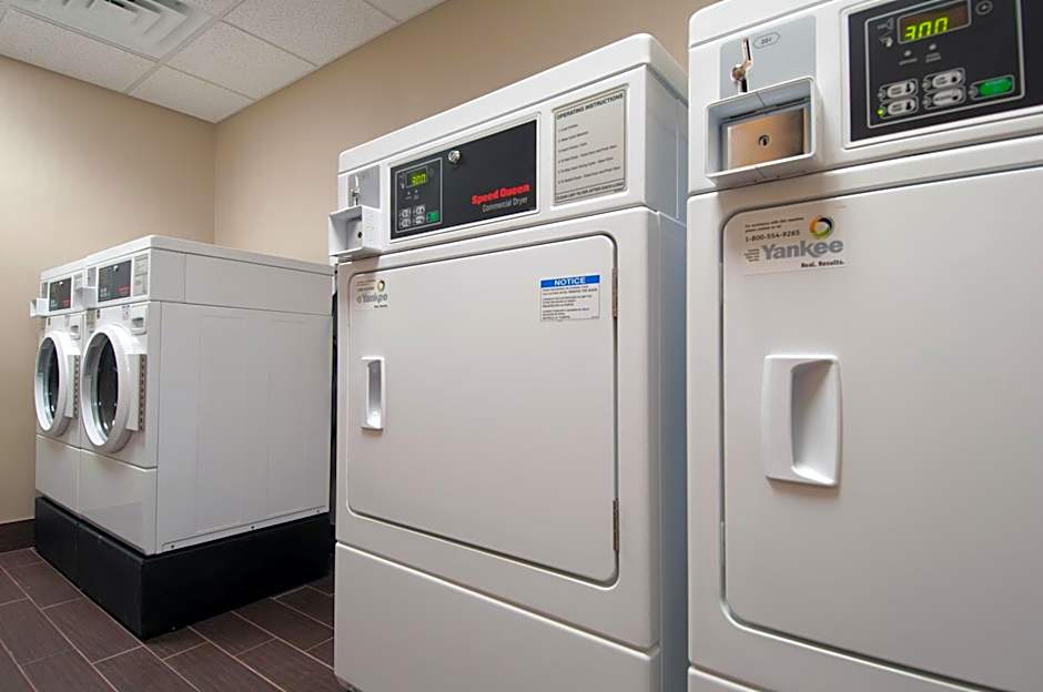 Holiday Inn Express Vernon-Manchester By IHG
