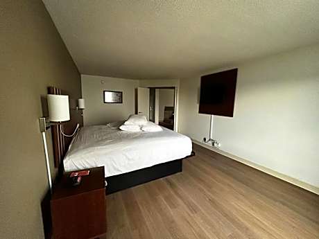 King Room - Accessible/Non Smoking