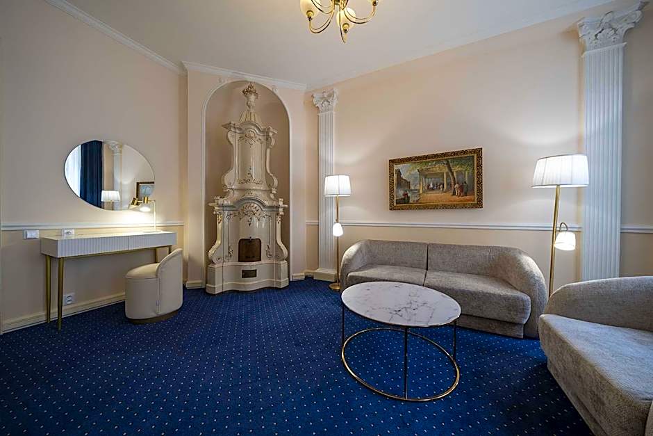 Hotel Embassy