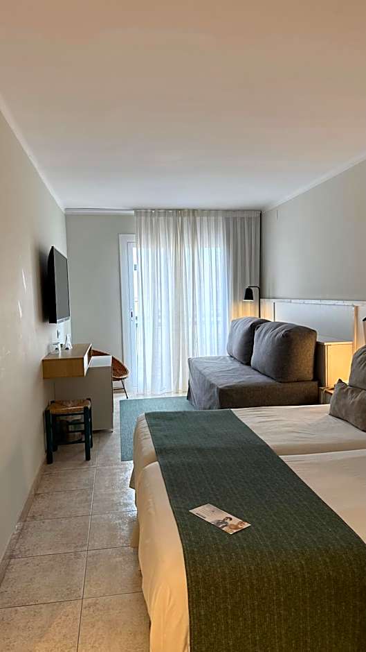 Aqua Hotel Bertran Park