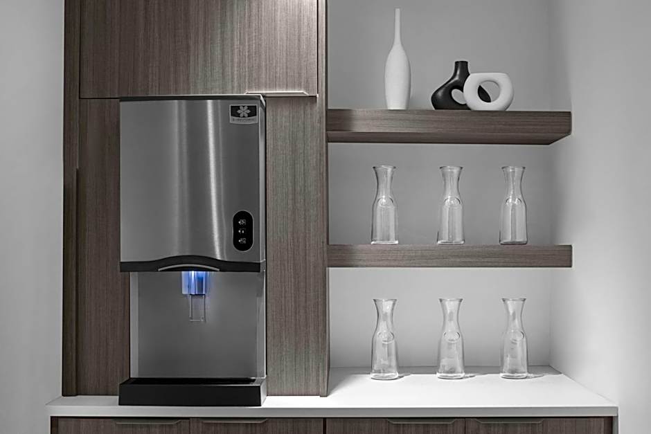 AC Hotel by Marriott St Louis Central West End