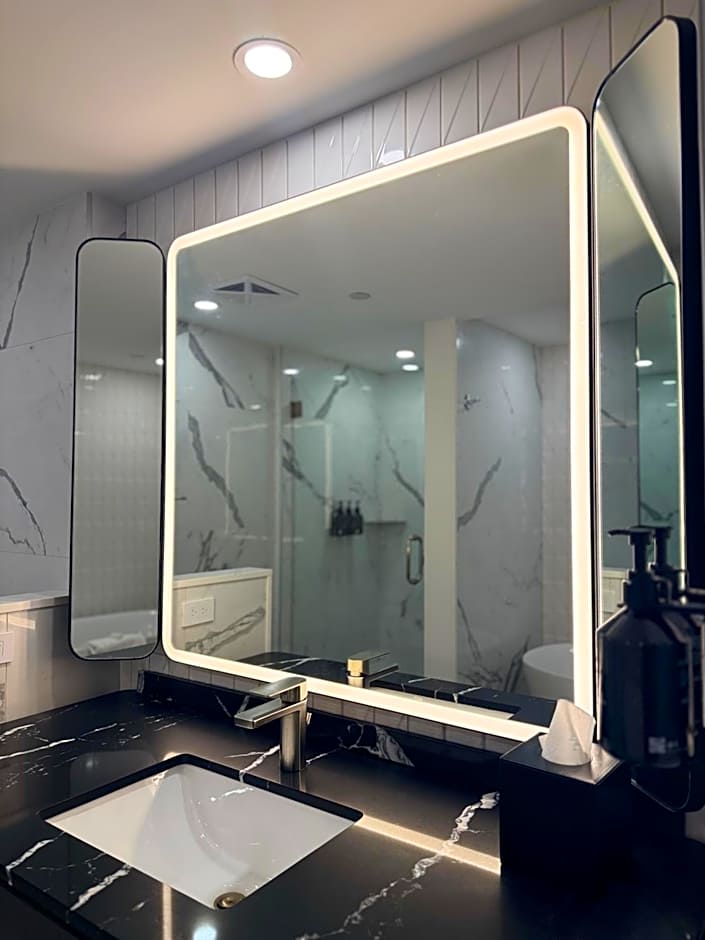 Revery Toronto Downtown, Curio Collection by Hilton