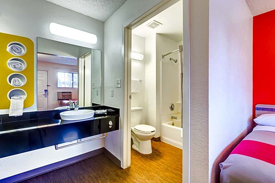 Motel 6-Wheat Ridge, CO - West - Denver North