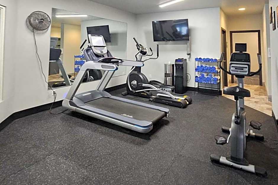 Edgewater Inn and Suites, an Ascend Collection Hotel