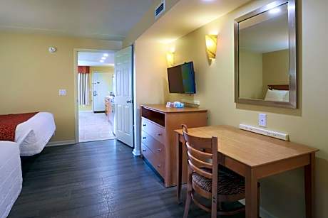 Deluxe Suite with Sea View
