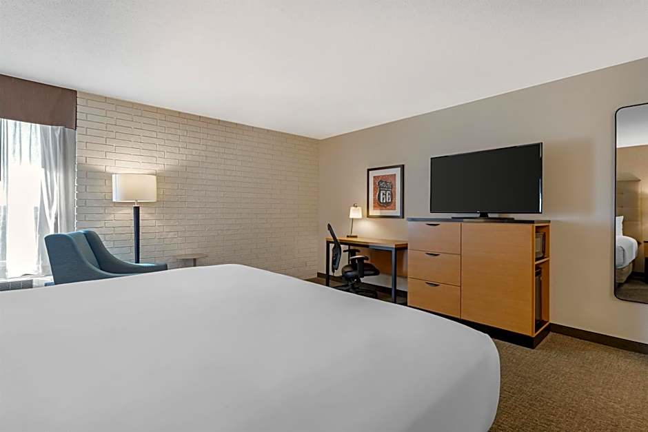 Drury Inn & Suites Joplin