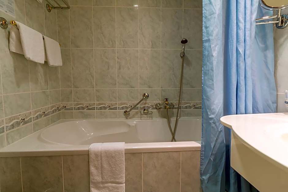 Ensana Hotel Pacifik