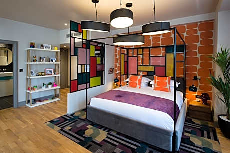 Signature Suite