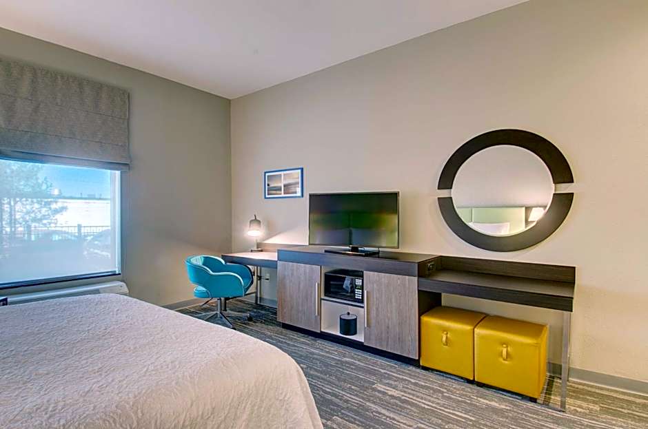 Hampton Inn & Suites Boston/Stoughton