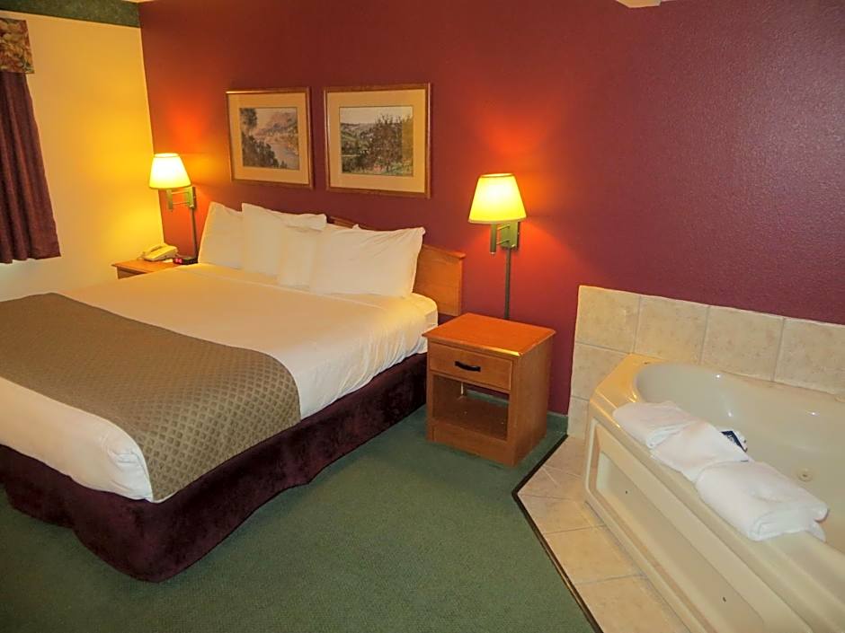AmericInn by Wyndham Manitowoc
