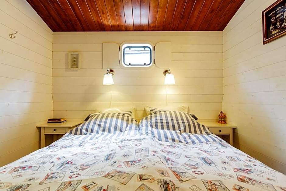 BlackPearl Boat&Breakfast