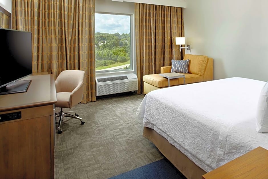 Hampton Inn By Hilton and Suites Pittsburgh/Settlers Ridge, PA